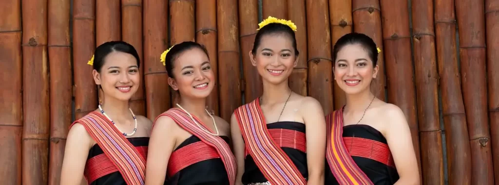 portraits-kadazan-dusun-young-girls-traditional-attire-from-kota-belud-kota-kinabalu-sabah